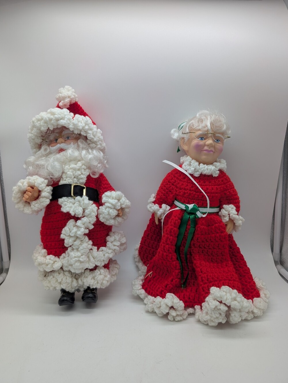 Vintage Handmade Crochet Santa & Mrs. Claus Doll Set | Retro Christmas Decor